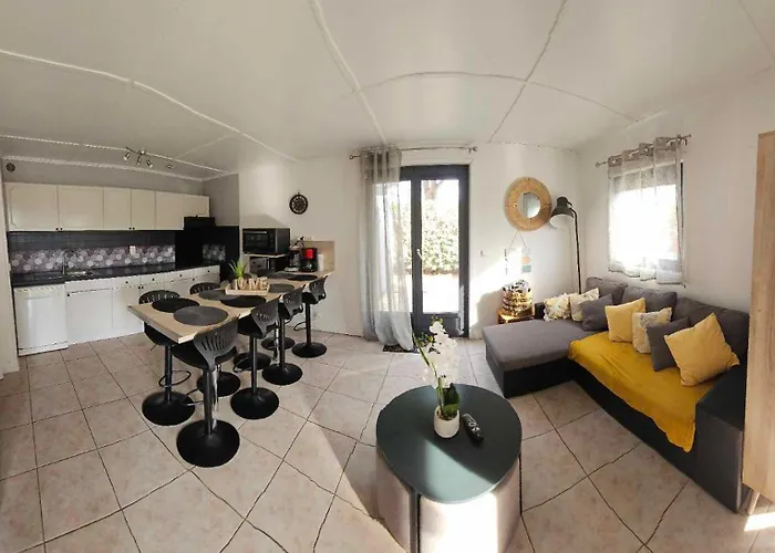 Maison Confort 4 Ch 8p Domaine Prive Avec Piscines, Et A 10 Min A Pied 펜션