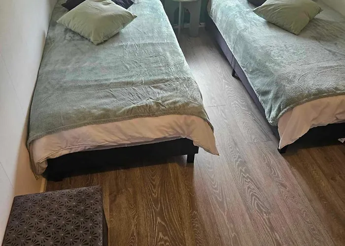 Maison Confort 4 Ch 8p Domaine Prive Avec Piscines, Et A 10 Min A Pied 포르티하뉴