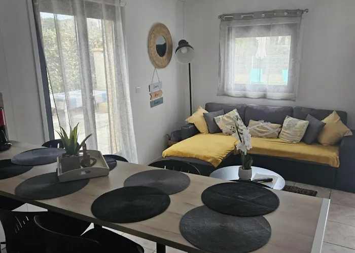 Maison Confort 4 Ch 8p Domaine Prive Avec Piscines, Et A 10 Min A Pied