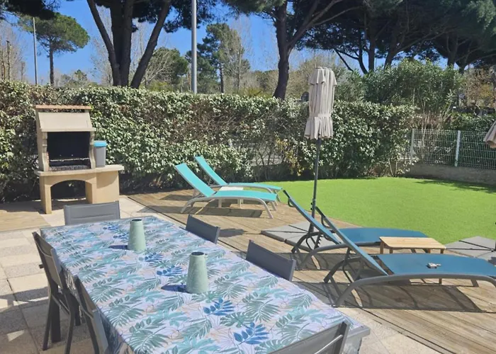 Maison Confort 4 Ch 8p Domaine Prive Avec Piscines, Et A 10 Min A Pied 펜션