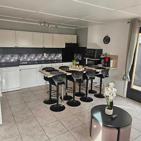 Maison Confort 4 Ch 8p Domaine Prive Avec Piscines, Et A 10 Min A Pied Holiday home *