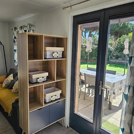Hébergement de vacances Maison Confort 4 Ch 8p Domaine Prive Avec Piscines, Et A 10 Min A Pied *
