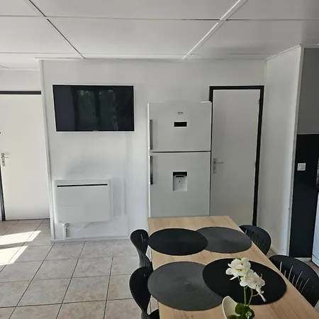 Maison Confort 4 Ch 8p Domaine Prive Avec Piscines, Et A 10 Min A Pied Holiday home *