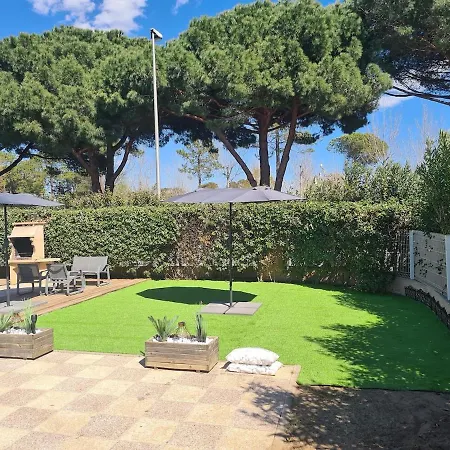 Maison Confort 4 Ch 8p Domaine Prive Avec Piscines, Et A 10 Min A Pied Holiday home Portiragnes