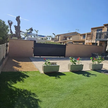 Tatil Evi Maison Confort 4 Ch 8p Domaine Prive Avec Piscines, Et A 10 Min A Pied
