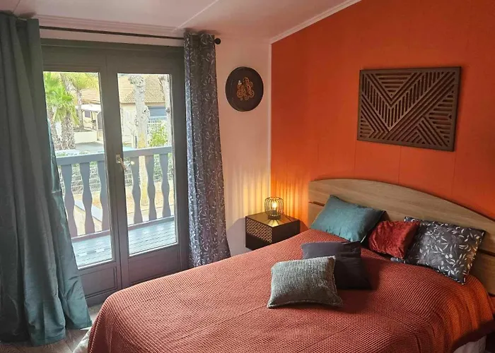Maison Confort 4 Ch 8p Domaine Prive Avec Piscines, Et A 10 Min A Pied Dom wakacyjny Portiragnes