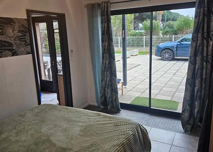Maison Confort 4 Ch 8p Domaine Prive Avec Piscines, Et A 10 Min A Pied Dom wakacyjny *