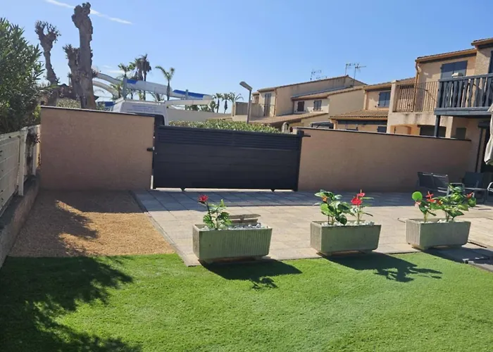 Dom wakacyjny Maison Confort 4 Ch 8p Domaine Prive Avec Piscines, Et A 10 Min A Pied
