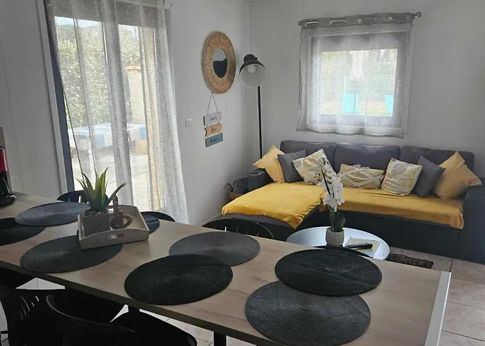 Dom wakacyjny Maison Confort 4 Ch 8p Domaine Prive Avec Piscines, Et A 10 Min A Pied