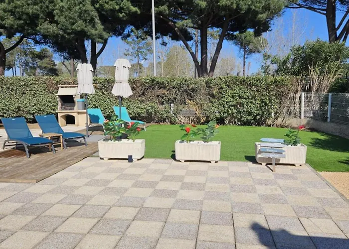 Maison Confort 4 Ch 8p Domaine Prive Avec Piscines, Et A 10 Min A Pied Dom wakacyjny